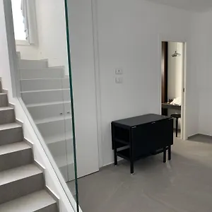 https://il-mare-di-giu-boutique-guesthouse.sicilyhotelsitaly.net